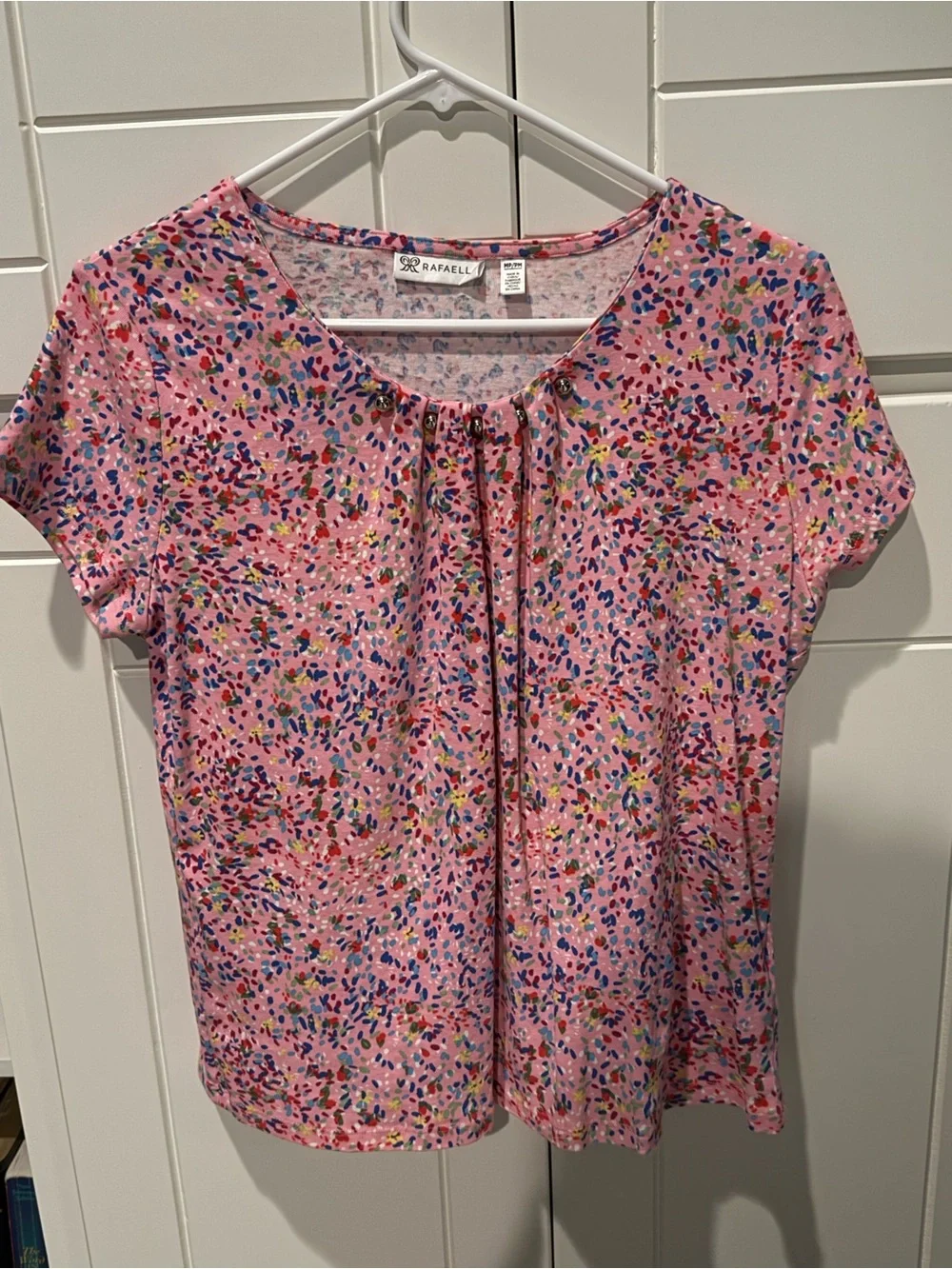 Rafaella Pink Short Sleeve Scoop-Neck Confetti Print Top. Size PM